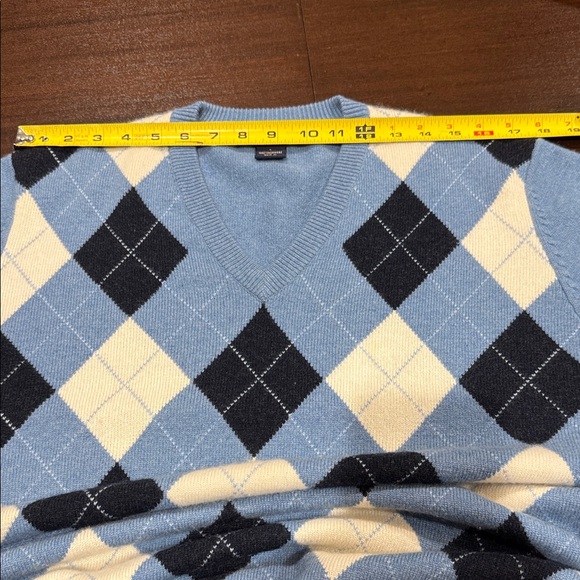 Brooks Brothers Blue and Cream Argyle V-Neck Sweater - Picture 6 of 9